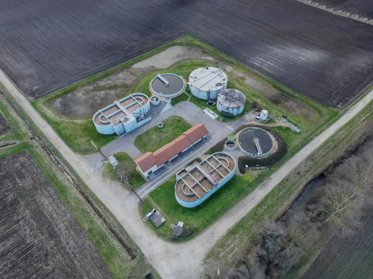 2025年蓝牙耳机充电仓主流方案对比与选型建议